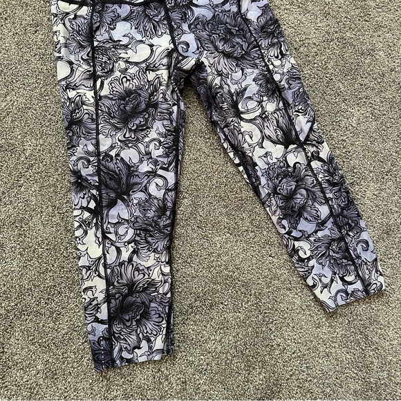 LULULEMON FAST AND FREE CROP II TIGHT NULUX TIGHTS LILAC FLORAL size 8 - Picture 3 of 9